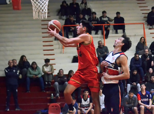 El Griego lastim&oacute; de arranque y le gan&oacute; a Platense 