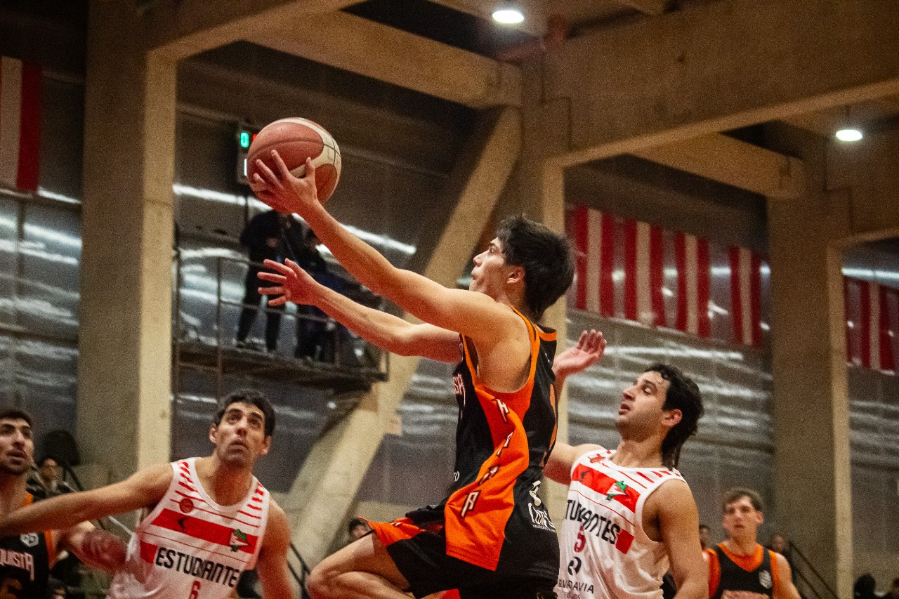 Reconquista lo ganó con el corazón: victoria clave en el Jorge Hirschi 