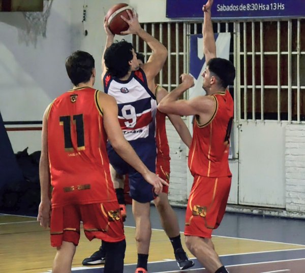 El Tricolor tom&oacute; impulso y derrot&oacute; al Griego