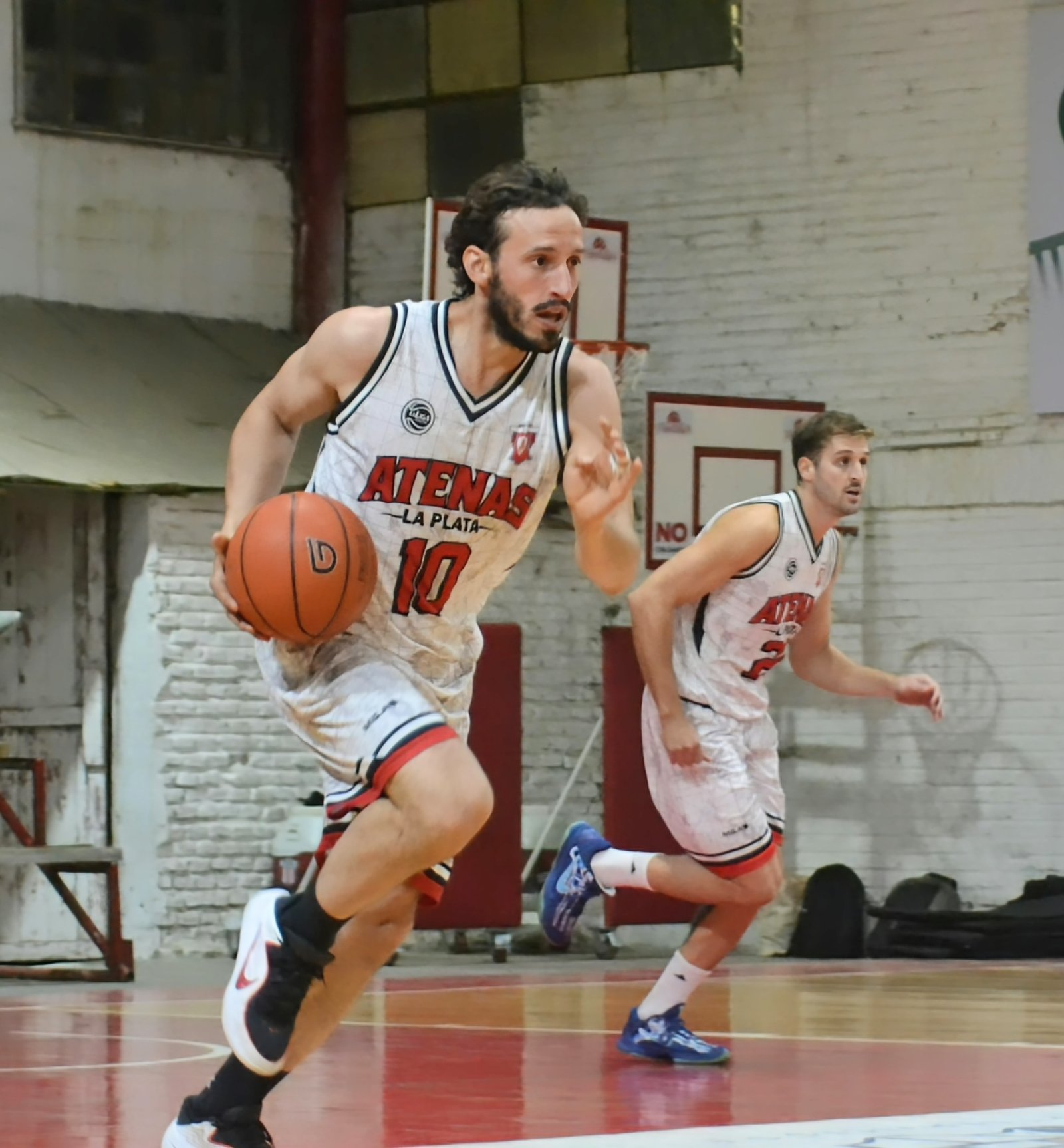 Pagella fue imparable y Atenas conquist&oacute; la Ribera